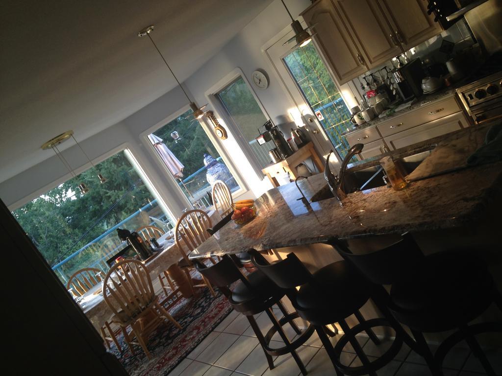 Eagle'S Nest B&B Lake Country Bagian luar foto