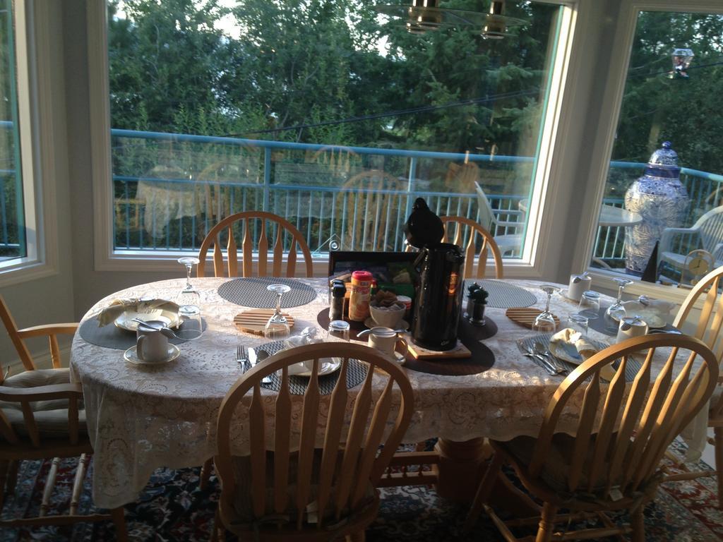 Eagle'S Nest B&B Lake Country Bagian luar foto